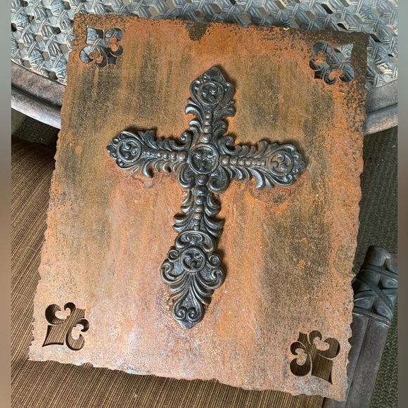 SOLID IRON DISTRESSED CROSS WALL DECOR - Picture 3 of 4
